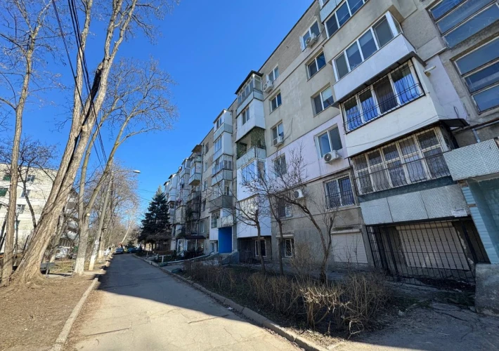 Parc! Sec. Riscani, str. Florilor. 2 camere + Living. Euroreparatie!!!1