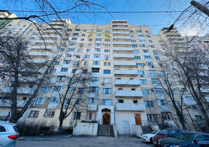 Сек. Рышканы, бульвар Москва. 3 комнаты. Первая линия. Парк Мезон! Отремонтирован и меблирован! Двухсторонняя!!!1