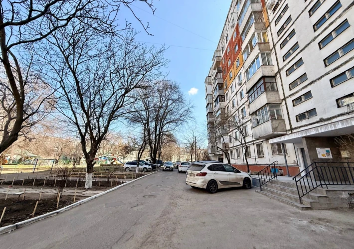 NEW!!! Rîșcani str. Andrei Doga 32/2 2 Dormitoare + living!!!10