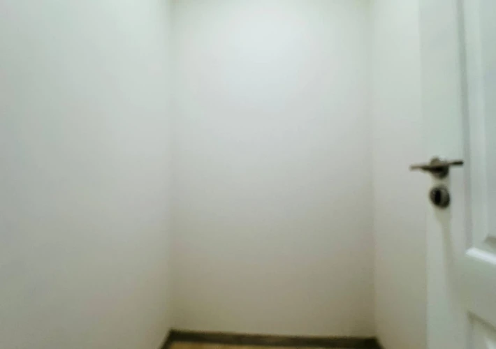 Parc Avgan! Sec. Riscani, str. Miron Costin. 2 camere + living. Bilaterala! Euroreparatie!!!9