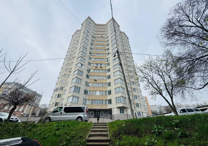 Sec. Ciocana, str. Ginta Latina. 2 camere + living. Varianta Alba. Priveliste Panoramica!!!1