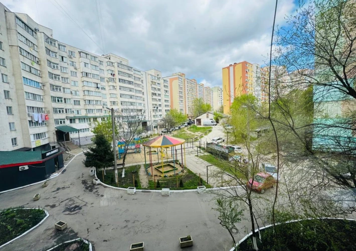 Spre vânzare apartament cu 3 odăi în sectorul Ciocan, str. Maria Drăgan.7
