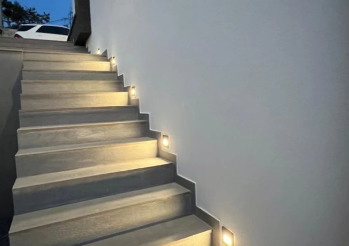Spre vinzare casa in stil Hi-Tech 180 mp 3 nivele zona verde9