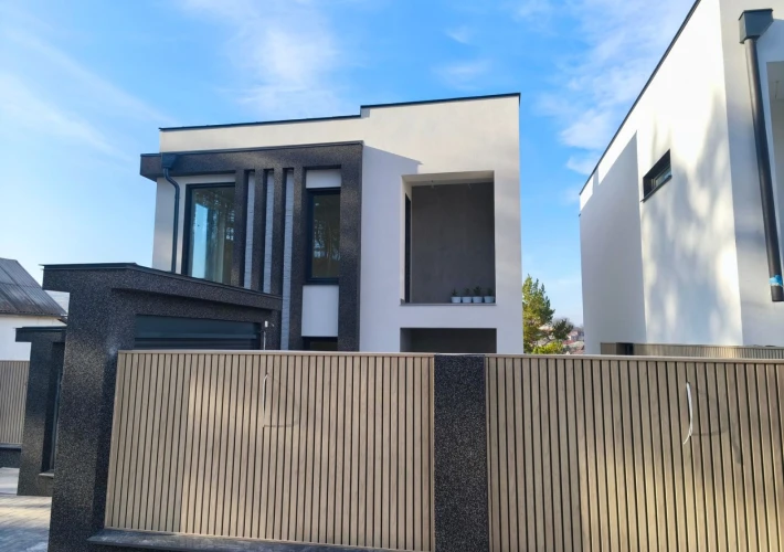 Spre vinzare casa in stil Hi-Tech 180 mp 3 nivele zona verde4