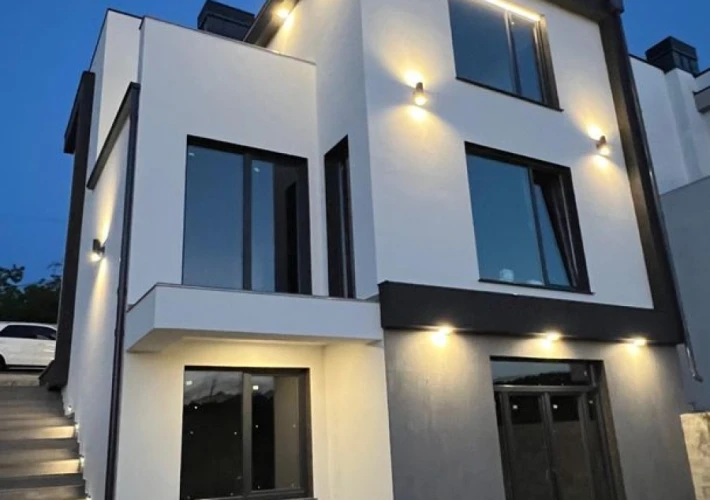 Spre vinzare casa in stil Hi-Tech 180 mp 3 nivele zona verde6