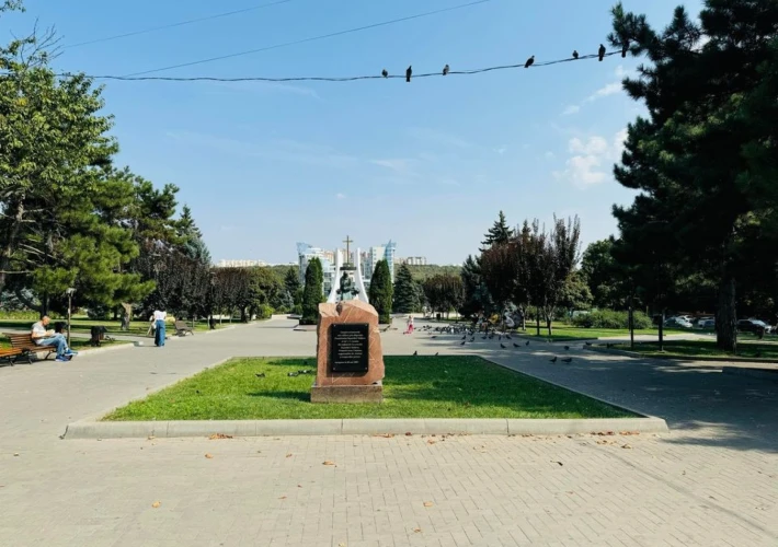 Sec. Riscani, bd. Moscova. 2 camere. Prima Linie. Parc Avgan! Reparat si Mobilat! Priveliste spre Parc!!!2