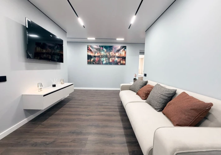 Sec. Telecentru, str. Academiei. 2 camere + living. Euroreparatie! Mobilat!!!5