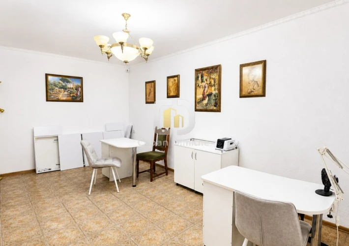 Spațiu comercial de vânzare – Botanica, str. Traian 115