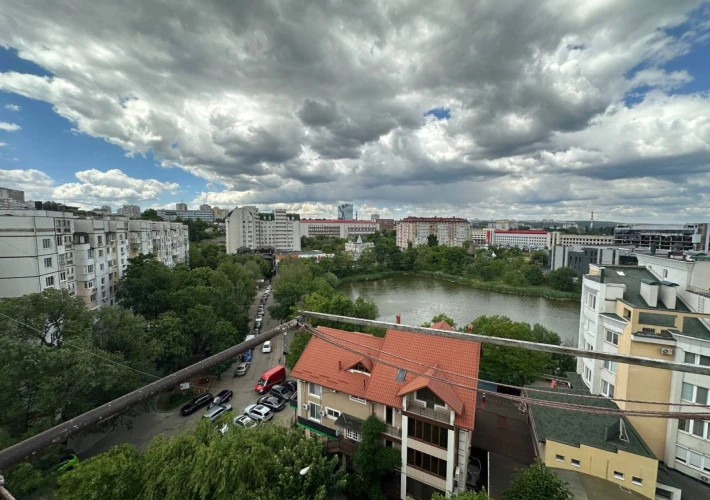 Monolit! Zona Centrală, bulevardul Albisoara. 3 camere + living. Încălzire centralizată. Apartament renovat capitala!!!2