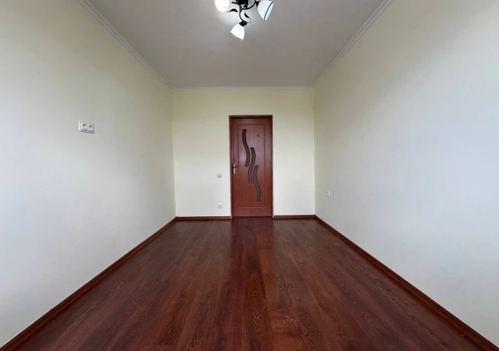 Monolit! Zona Centrală, bulevardul Albisoara. 3 camere + living. Încălzire centralizată. Apartament renovat capitala!!!12