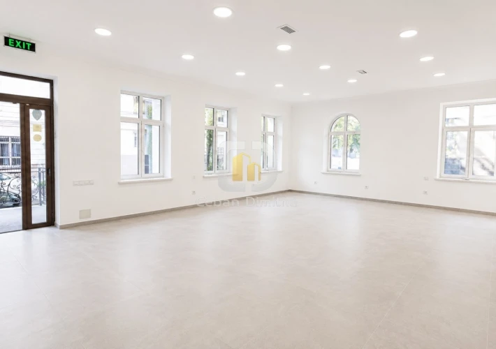 Spațiu comercial de închiriat – Centru, str. Alexandru cel Bun 983