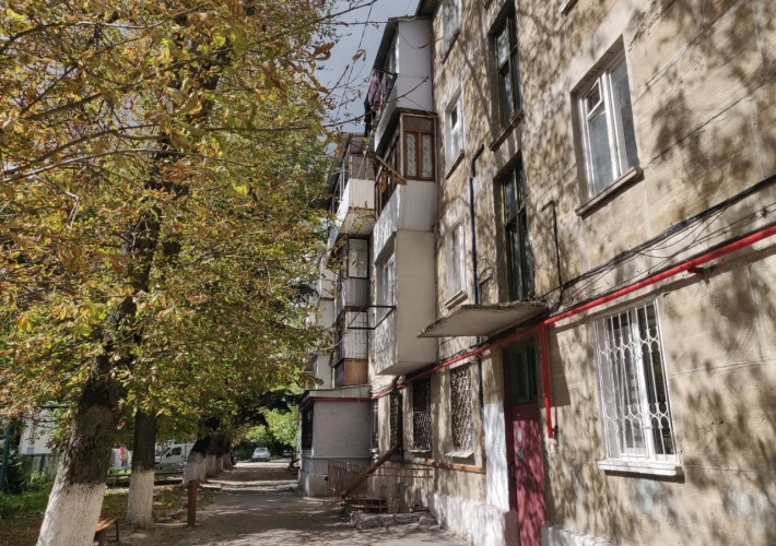 Oferim spre vânzare un apartament spațios, situat în sectorul Rîșcani, pe strada Dmitrie Rîșcanu.1
