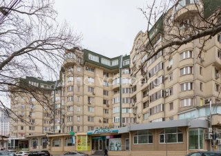 Vânzare penthouse 5 camere, parcare și debara centru1