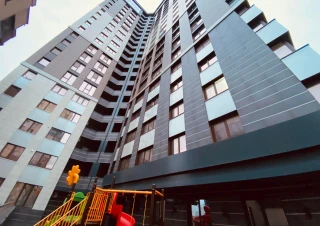 Vă prezentăm spre Chirie apartament cu 1 cameră și living în sectorul Centru, bloc nou complexul Premium Tower.