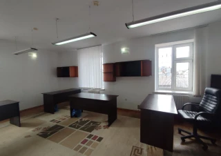 Chirie oficiu 33,50 m2 in Centru - Sciusev 648