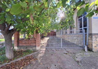 Vindem spatiu comercial în oraşul Anenii Noi 260 m2 pe 11 ari teren4
