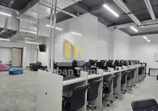 Chirie oficiu spațios pregătit pentru activitate!6