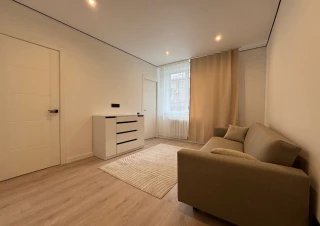 Parc. Sec. Riscani, str. Aerodromului. 1 camera + living. Euroreparatie!!!