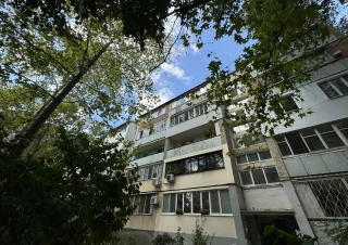 Parc Avgan! Serie 102! Sec. Riscani, str. Miron Costin. 3 camere. Bilaterala! Reparatie Cosmetica!!!