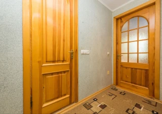 Vând apartament cu 3 camere separate,str.Ion Creangă.4