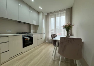 Bloc Nou. Volare Tur. Apartament cu 2 camere + living. Euroreparatie!!!3