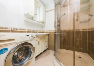 Vând apartament cu 3 camere separate,str.Ion Creangă.10
