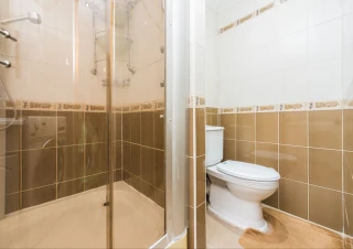 Vând apartament cu 3 camere separate,str.Ion Creangă.11