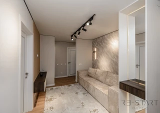 Se vinde apartament cu 3 camere, amplasat în sectorul Ciocana, pe Bd. Mircea Cel Batran.13