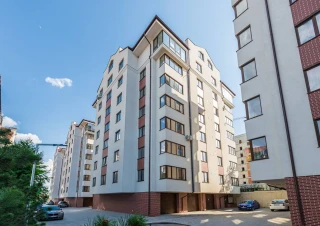 Vând apartament cu 3 camere separate și living,or.Durlești, str.Dimo 89(Premier Fitness ,Linella).15