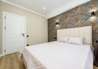 Vând apartament cu 3 camere separate,str. Sprâncenoaia.3