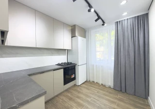 Sec. Riscani, str. Andrei Doga! Apartament cu 2 camere + living! Euroreparatie! Mobilat Complet! Parc!!!14