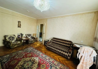 Spre chirie apartament în bloc serie 102, situat în sectorul Riscani, str. Miron Costin.8