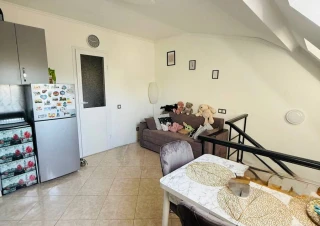 Sec. Riscani, str. Alecu Russo. Parc. 1 cameră + living de tip Mansarda. Euroreparatie!!!11