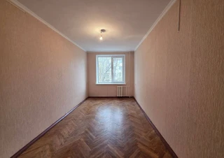 Parc Avgan! Sec. Riscani, str. Miron Costin. 2 camere. Bilaterala! Necesita Reparatie!!!3