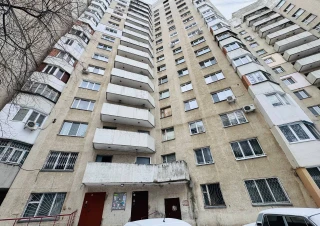 Prima Linie! Parc! Str. Bogdan Voievod, sec. Riscani. 1 camera. Priveliste Panoramica!!!