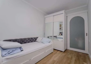 Продается 3-комнатная квартира, сектор Старая Почта, улица Магда Исанос, этаж 1 из 5.8