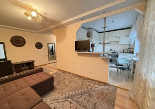 Parc Avgan! Sec. Riscani, str. Alecu Russo. 2 camere + living. Euroreparatie!!!