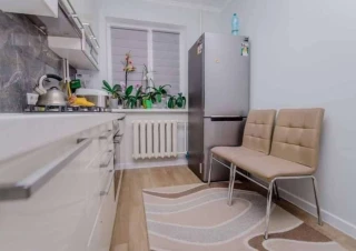 Продается 3-комнатная квартира, сектор Старая Почта, улица Магда Исанос, этаж 1 из 5.2