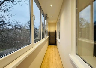 Parc Avgan! Sec. Riscani, str. Miron Costin. 2 camere + living. Bilaterala! Euroreparatie!!!3