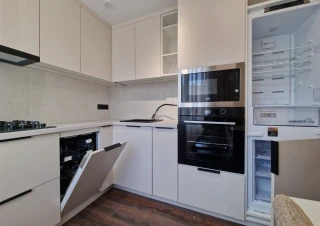 Sec. Telecentru, str. Academiei. 2 camere + living. Euroreparatie! Mobilat!!!3