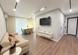 Sec. Telecentru, str. Academiei. 2 camere + living. Euroreparatie! Mobilat!!!1