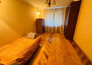 Se închiriază apartament într-un bloc de locuințe situat în zona Rîșcani, str. Kiev 16/4!7