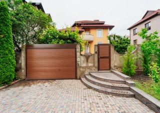 Chirie | Casa | Gherman Pintea