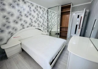 Sec. Rîșcani, bd. Moscova. 3 camere. Prima Linie. Parc! Reparat și Mobilat! Bilateral!!!