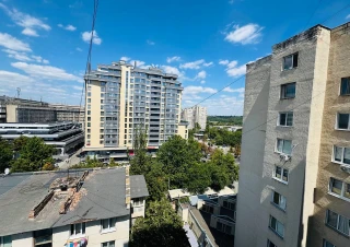 Сектор Рышканы, проспект Москва. 2 комнаты. Первая линия. Парк Авган! Отремонтирован и меблирован!!!10
