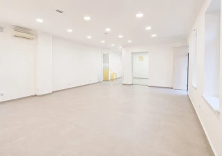 Spațiu comercial de închiriat – Centru, str. Alexandru cel Bun 98