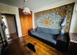 Prima Linie! Sec. Botanica, bd. Traian. Serie Varnita. 3 camere. Bilaterală. Reparație medie!!!4