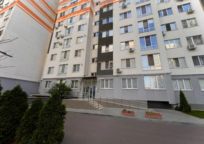 Apartament cu 3 camere și living Telecentru Sprincenoia1