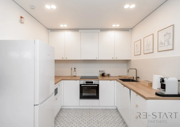 Spre vânzare apartament de lux cu 1 camera si living , amplasat în sec. Centru in apropiere de ASEM, Str. Albisoara2