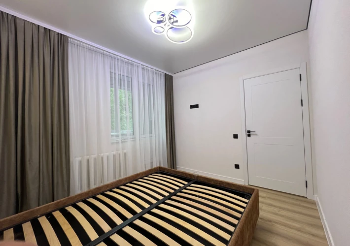 Sec. Riscani, str. Branistii! Apartament cu 2 odai + living! Euroreparatie! Mobilat Complet! Parc!!!13